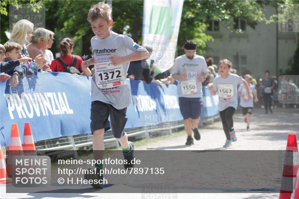 17.05.2025 - Störlauf H.Heesch http://msf.ph/oto/7897135 17.05.2025 14:52:23 Ziel 2025, 1372, 1550, 1567 meine-sportfotos.de