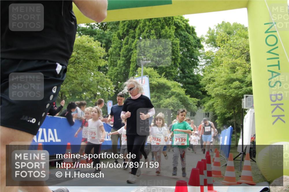 17.05.2025 - Störlauf H.Heesch http://msf.ph/oto/7897159 17.05.2025 13:02:51 Ziel 721275, 7036, 7139 meine-sportfotos.de