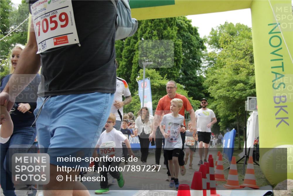 17.05.2025 - Störlauf H.Heesch http://msf.ph/oto/7897227 17.05.2025 13:02:57 Ziel 2025, 7059, 7054, 7194 meine-sportfotos.de