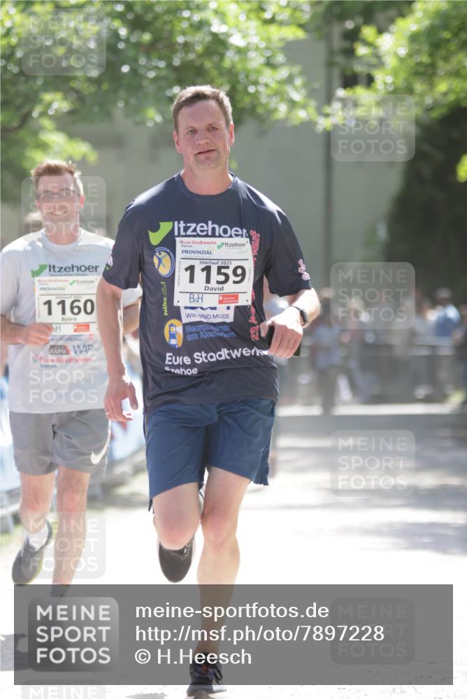 17.05.2025 - Störlauf H.Heesch http://msf.ph/oto/7897228 17.05.2025 14:40:38 Ziel 2025, 1160, 2025, 1159 meine-sportfotos.de