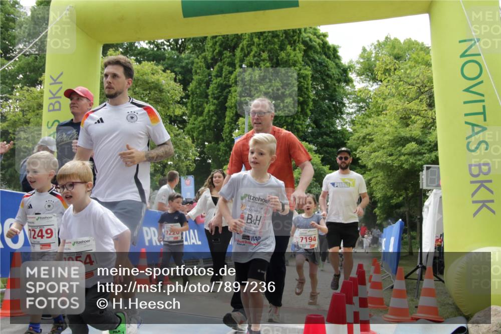 17.05.2025 - Störlauf H.Heesch http://msf.ph/oto/7897236 17.05.2025 13:02:58 Ziel 1249, 7054, 25, 7194 meine-sportfotos.de