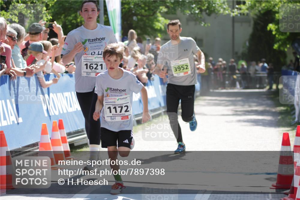 17.05.2025 - Störlauf H.Heesch http://msf.ph/oto/7897398 17.05.2025 14:41:06 Ziel 2025, 1621, 2025, 1172, 3952 meine-sportfotos.de