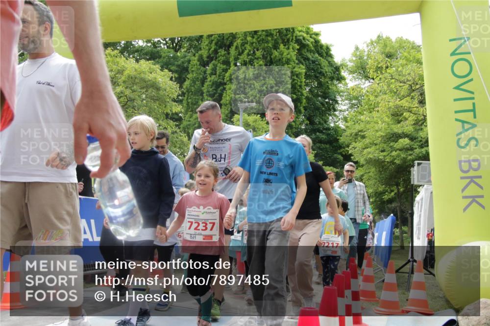 17.05.2025 - Störlauf H.Heesch http://msf.ph/oto/7897485 17.05.2025 13:03:25 Ziel 7237, 7217 meine-sportfotos.de
