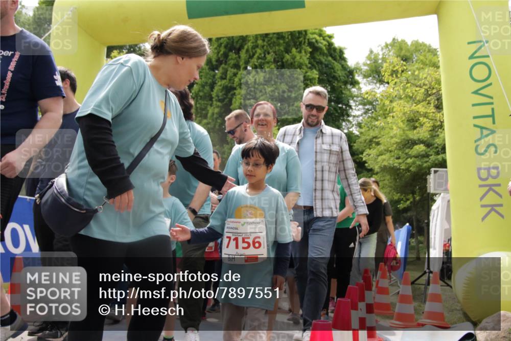 17.05.2025 - Störlauf H.Heesch http://msf.ph/oto/7897551 17.05.2025 13:03:30 Ziel 7156 meine-sportfotos.de