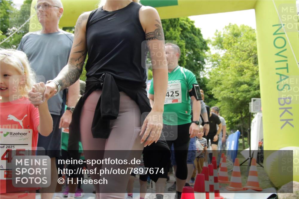 17.05.2025 - Störlauf H.Heesch http://msf.ph/oto/7897674 17.05.2025 13:03:46 Ziel 2025, 45, 425 meine-sportfotos.de