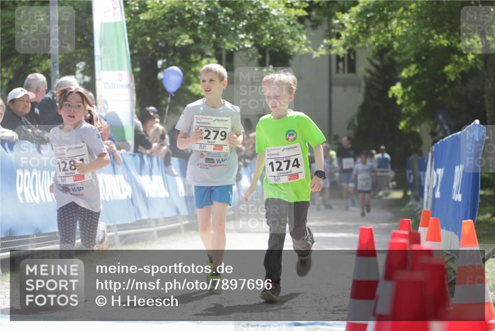 17.05.2025 - Störlauf H.Heesch http://msf.ph/oto/7897696 17.05.2025 14:54:20 Ziel 2025, 128, 2025, 279, 2025, 1274 meine-sportfotos.de