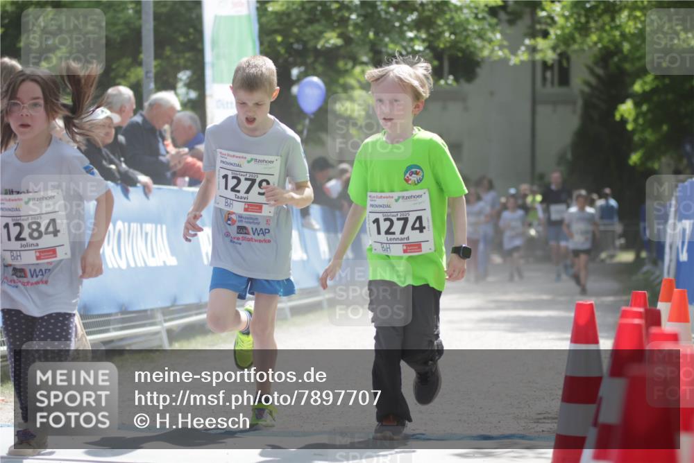 17.05.2025 - Störlauf H.Heesch http://msf.ph/oto/7897707 17.05.2025 14:54:21 Ziel 2025, 1284, 2025, 1279, 2025, 1274 meine-sportfotos.de