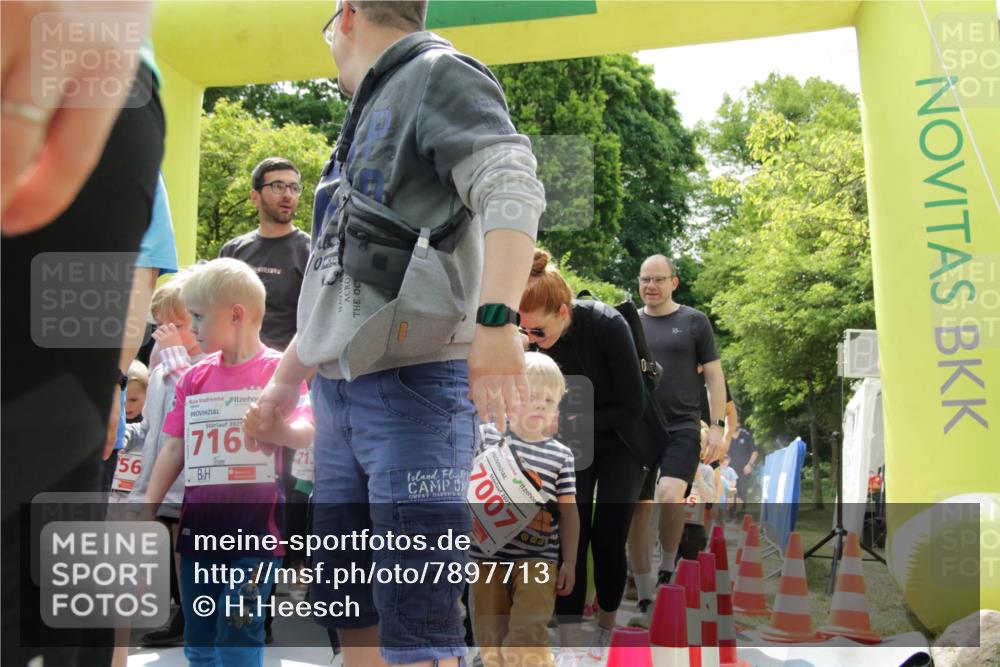 17.05.2025 - Störlauf H.Heesch http://msf.ph/oto/7897713 17.05.2025 13:03:50 Ziel 2025, 7007, 56, 716, 5 meine-sportfotos.de