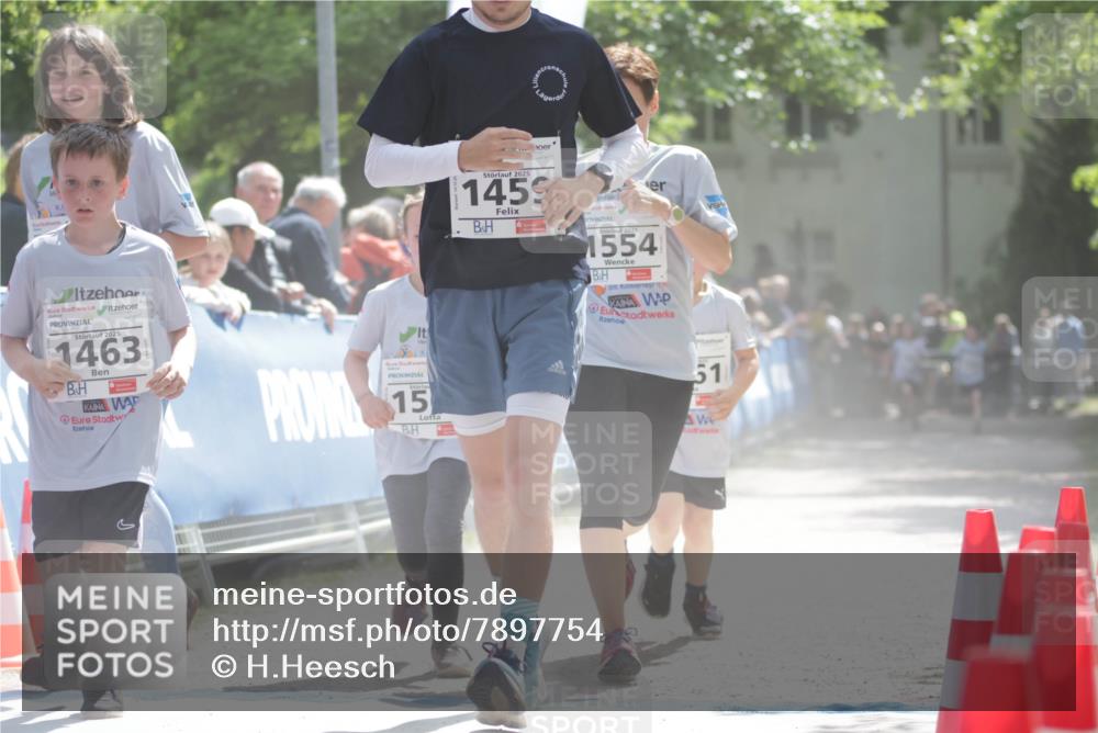 17.05.2025 - Störlauf H.Heesch http://msf.ph/oto/7897754 17.05.2025 14:54:32 Ziel 2025, 1459, 2025, 1554, 2025, 1463, 15, 51 meine-sportfotos.de