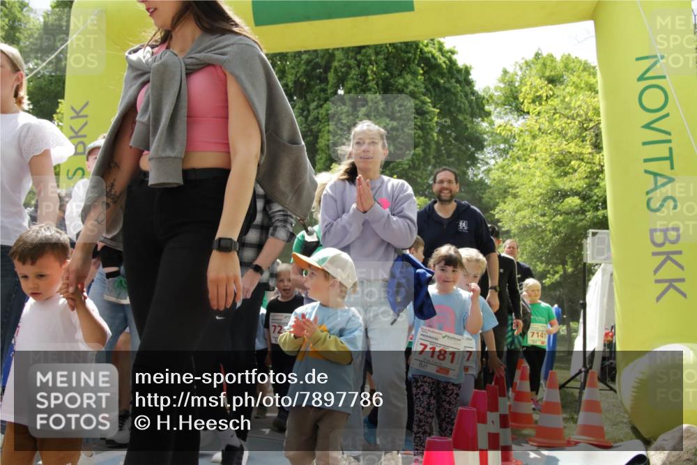 17.05.2025 - Störlauf H.Heesch http://msf.ph/oto/7897786 17.05.2025 13:04:05 Ziel 7181, 7141 meine-sportfotos.de