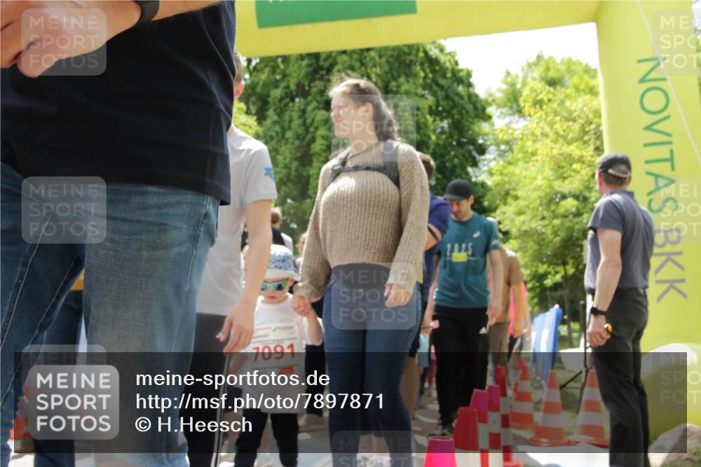 17.05.2025 - Störlauf H.Heesch http://msf.ph/oto/7897871 17.05.2025 13:04:18 Ziel 7091, 2, 0, 2, 5 meine-sportfotos.de