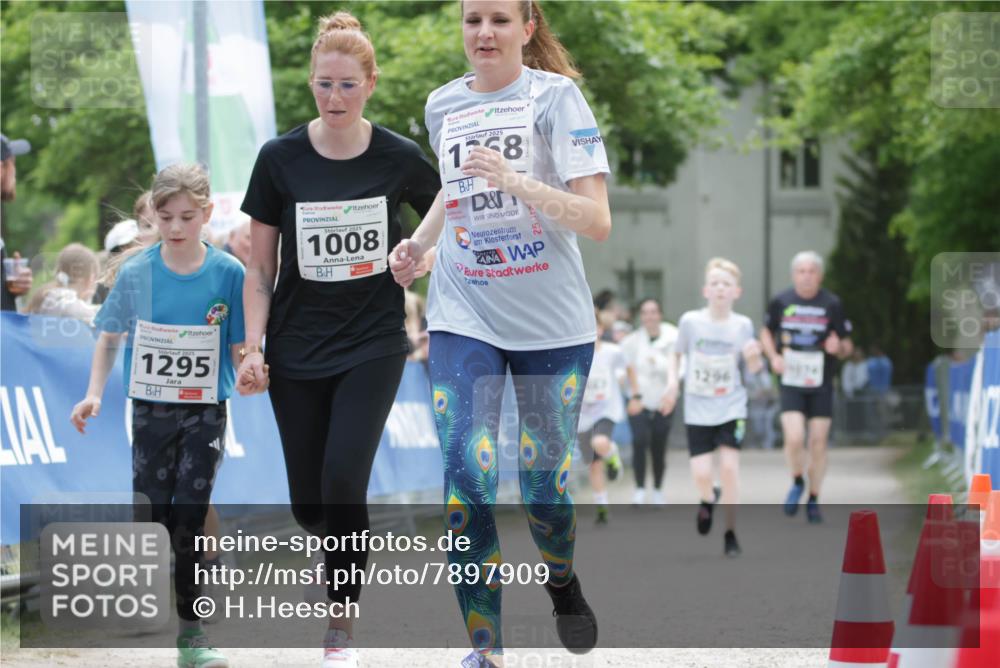 17.05.2025 - Störlauf H.Heesch http://msf.ph/oto/7897909 17.05.2025 14:55:01 Ziel 2025, 1295, 2025, 1008, 2025, 158, 1296 meine-sportfotos.de