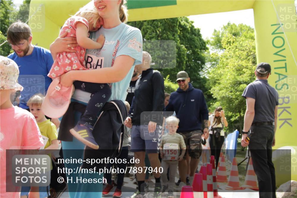 17.05.2025 - Störlauf H.Heesch http://msf.ph/oto/7897940 17.05.2025 13:04:33 Ziel 8, 28, 7150 meine-sportfotos.de