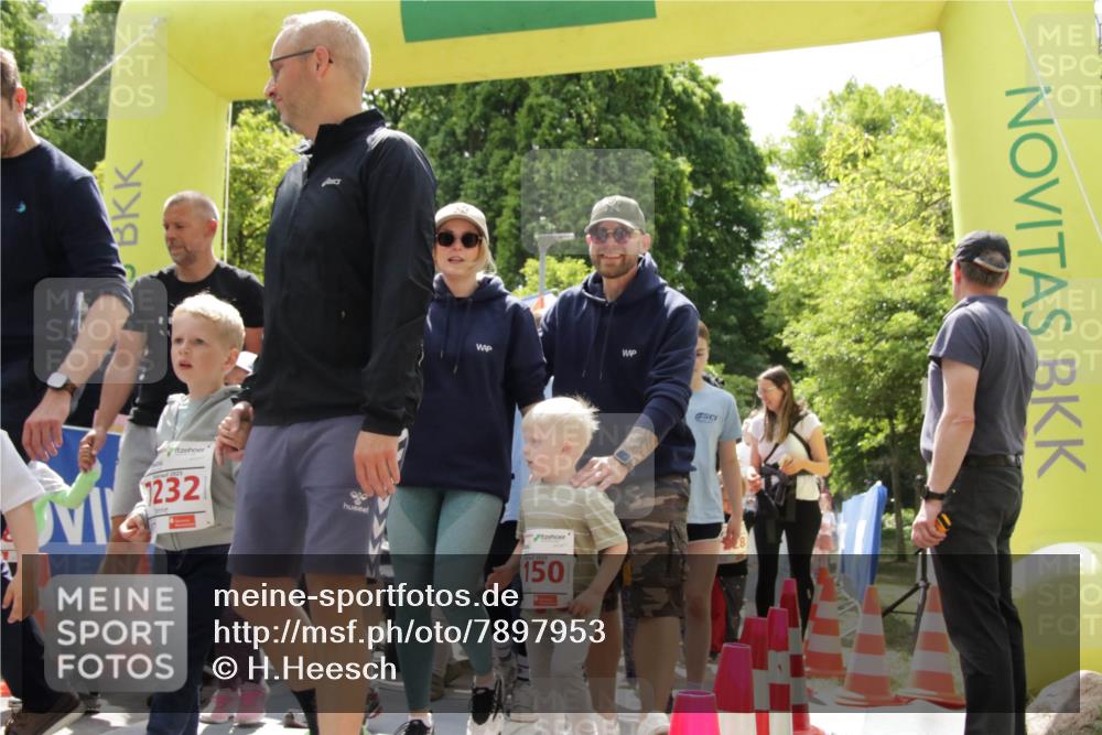 17.05.2025 - Störlauf H.Heesch http://msf.ph/oto/7897953 17.05.2025 13:04:35 Ziel 1232, 150, 50 meine-sportfotos.de