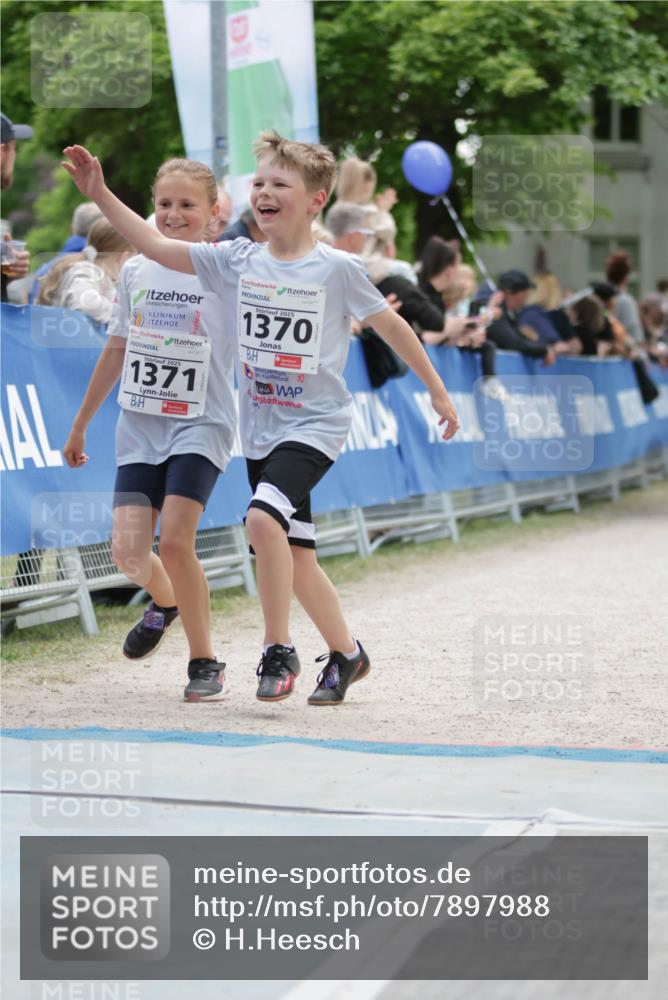 17.05.2025 - Störlauf H.Heesch http://msf.ph/oto/7897988 17.05.2025 14:55:53 Ziel 2025, 1371, 2025, 1370, 9 meine-sportfotos.de