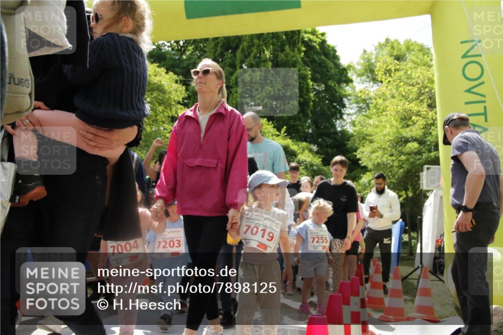 17.05.2025 - Störlauf H.Heesch http://msf.ph/oto/7898125 17.05.2025 13:05:03 Ziel 7004, 7203, 7019, 7255 meine-sportfotos.de