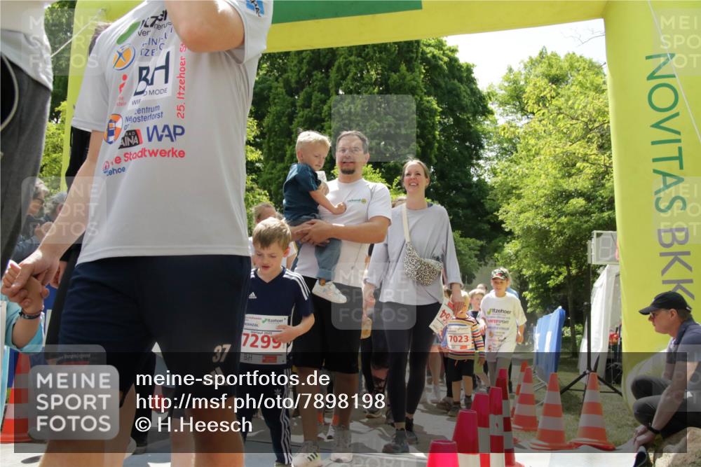 17.05.2025 - Störlauf H.Heesch http://msf.ph/oto/7898198 17.05.2025 13:05:15 Ziel 25, 37, 2025, 7299, 7023 meine-sportfotos.de