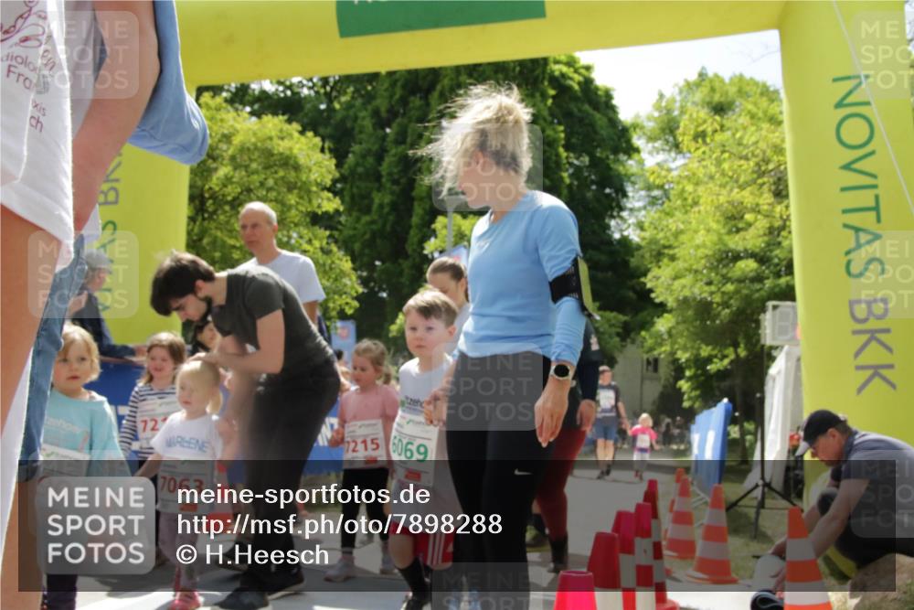 17.05.2025 - Störlauf H.Heesch http://msf.ph/oto/7898288 17.05.2025 13:05:26 Ziel 90, 7063, 1215, 6069 meine-sportfotos.de