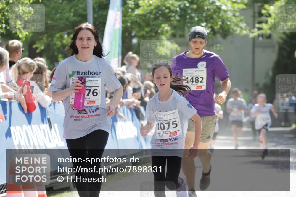 17.05.2025 - Störlauf H.Heesch http://msf.ph/oto/7898331 17.05.2025 14:43:51 Ziel 2025, 76, 2025, 1075, 482 meine-sportfotos.de