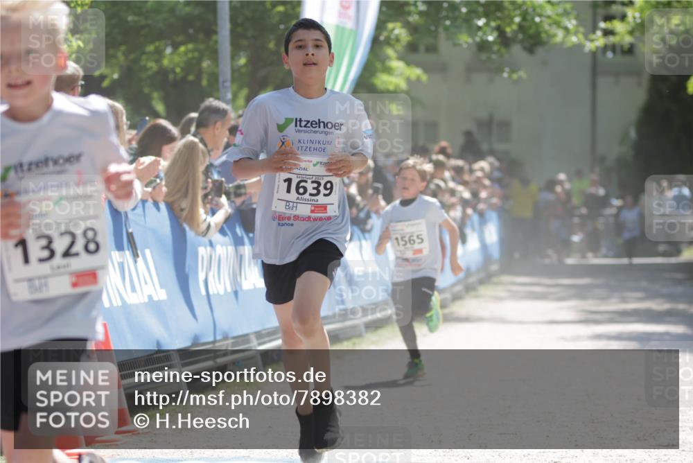 17.05.2025 - Störlauf H.Heesch http://msf.ph/oto/7898382 17.05.2025 14:43:56 Ziel 1328, 2025, 1639, 1565 meine-sportfotos.de