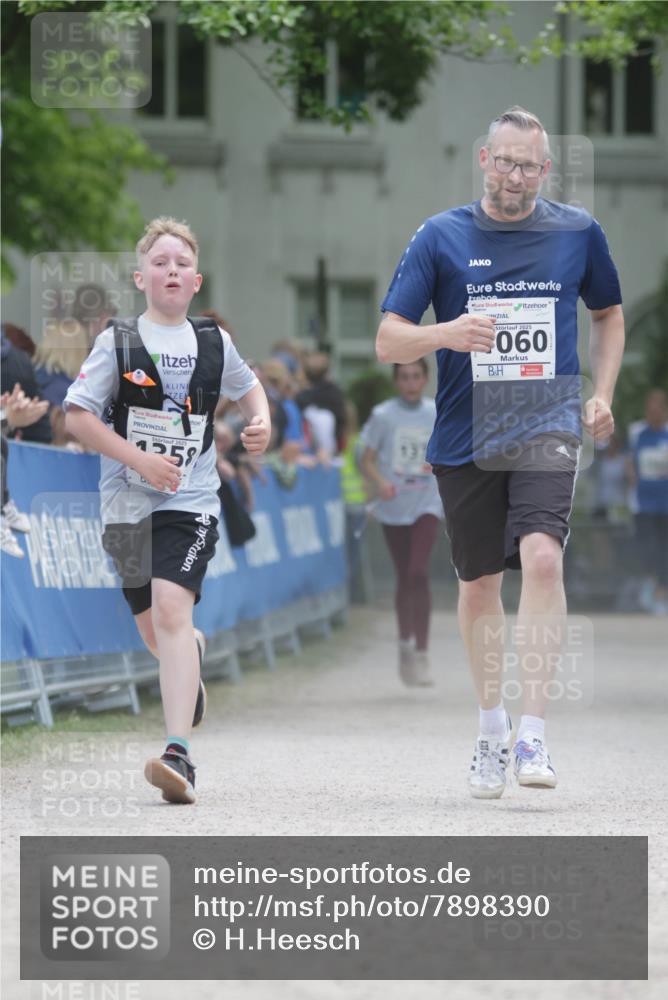 17.05.2025 - Störlauf H.Heesch http://msf.ph/oto/7898390 17.05.2025 14:57:42 Ziel 2025, 1558, 2025, 060 meine-sportfotos.de