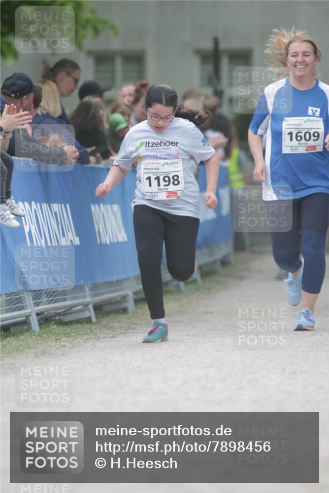 17.05.2025 - Störlauf H.Heesch http://msf.ph/oto/7898456 17.05.2025 14:57:52 Ziel 2025, 1198, 1609 meine-sportfotos.de