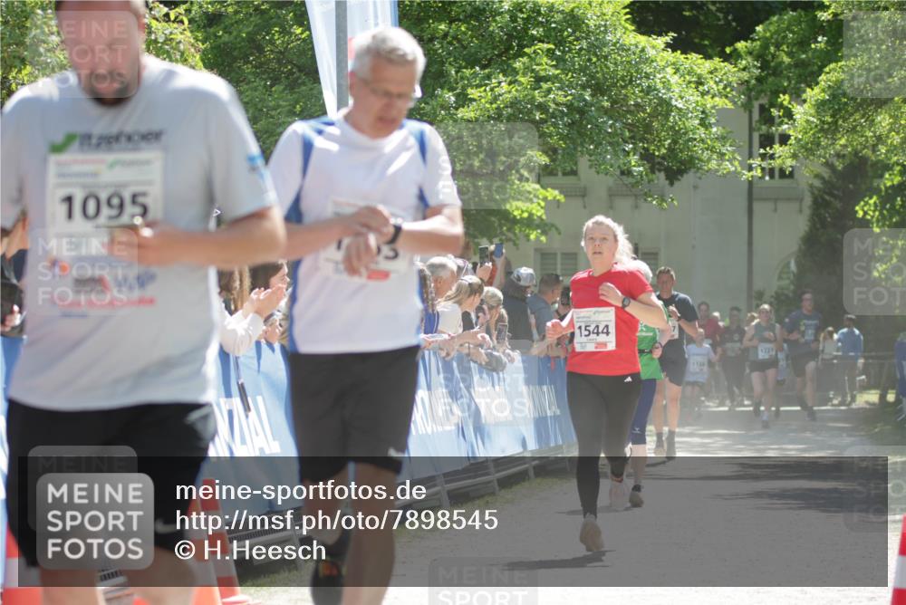 17.05.2025 - Störlauf H.Heesch http://msf.ph/oto/7898545 17.05.2025 14:44:24 Ziel 1095, 1544, 1227 meine-sportfotos.de