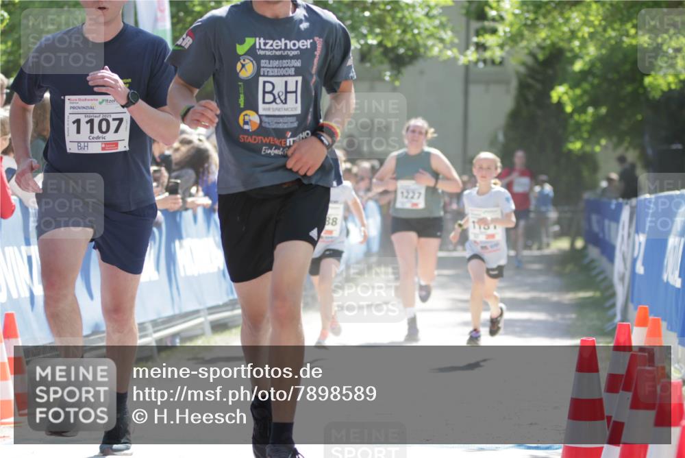 17.05.2025 - Störlauf H.Heesch http://msf.ph/oto/7898589 17.05.2025 14:44:30 Ziel 2025, 1107, 88, 1227 meine-sportfotos.de