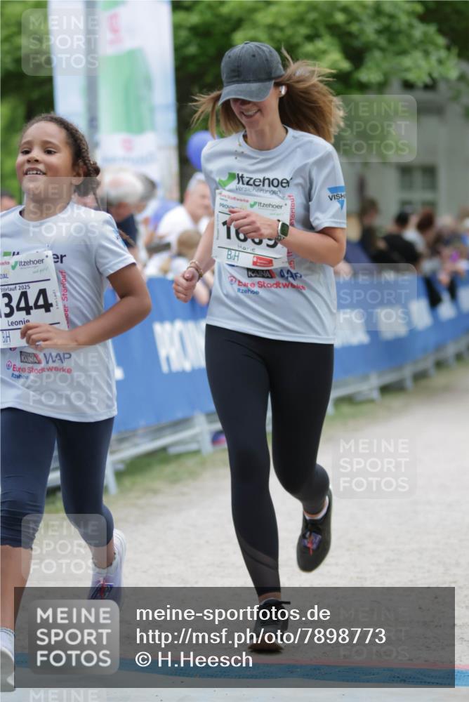 17.05.2025 - Störlauf H.Heesch http://msf.ph/oto/7898773 17.05.2025 15:00:02 Ziel 2025, 344 meine-sportfotos.de