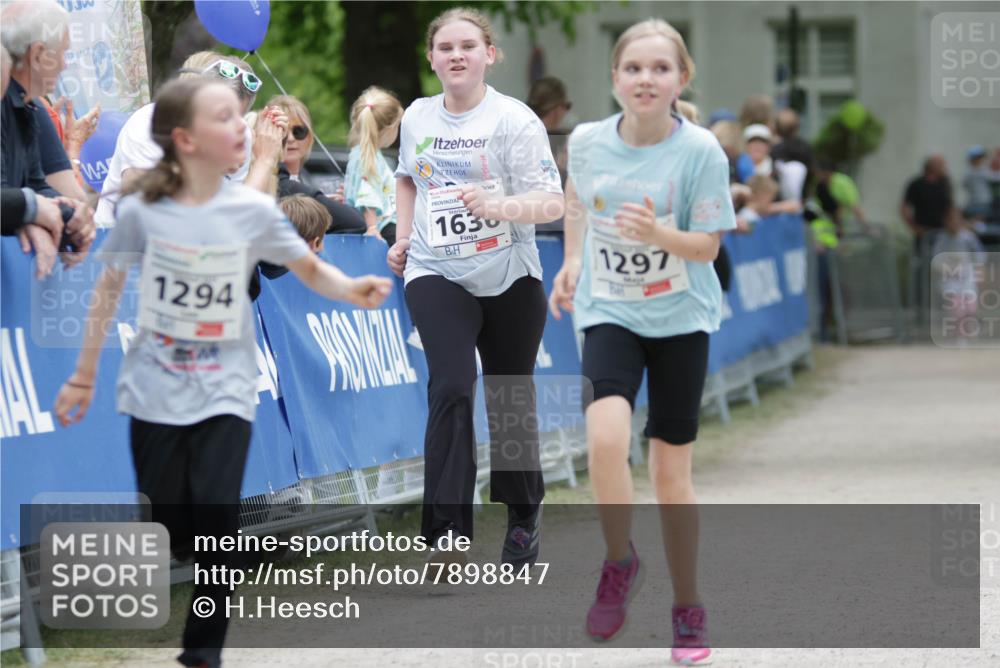 17.05.2025 - Störlauf H.Heesch http://msf.ph/oto/7898847 17.05.2025 15:00:22 Ziel 1916, 1294, 1630, 1297 meine-sportfotos.de