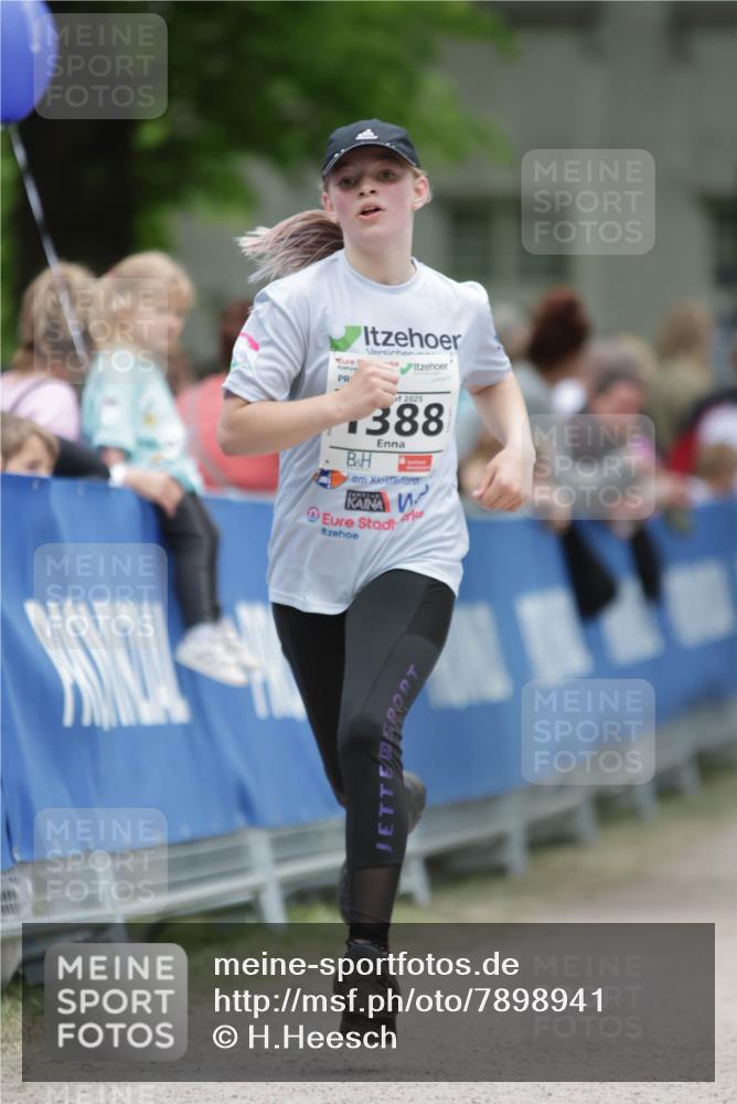 17.05.2025 - Störlauf H.Heesch http://msf.ph/oto/7898941 17.05.2025 15:00:55 Ziel 2025, 388 meine-sportfotos.de