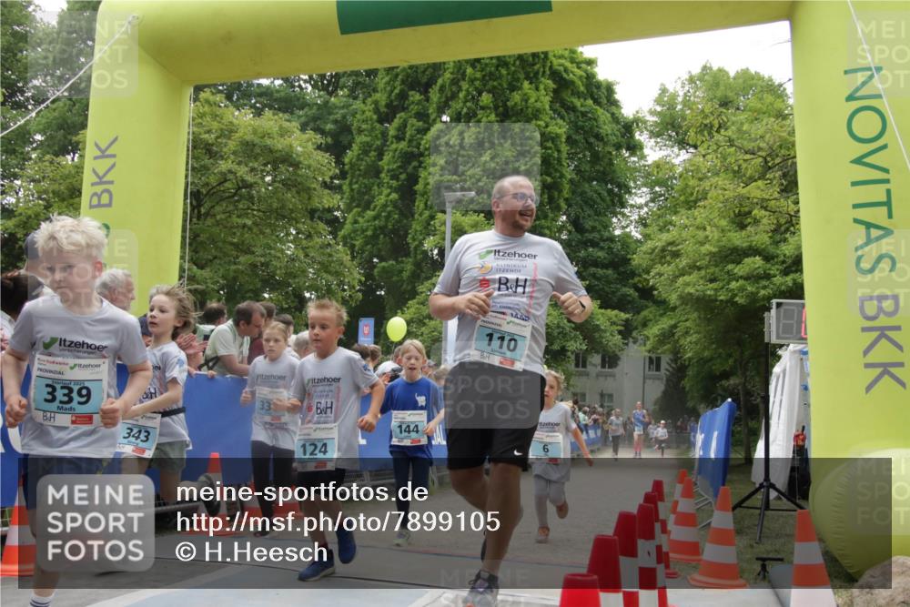 17.05.2025 - Störlauf H.Heesch http://msf.ph/oto/7899105 17.05.2025 13:43:23 Ziel 2025, 339, 343, 33, 124, 110, 10, 144, 6 meine-sportfotos.de
