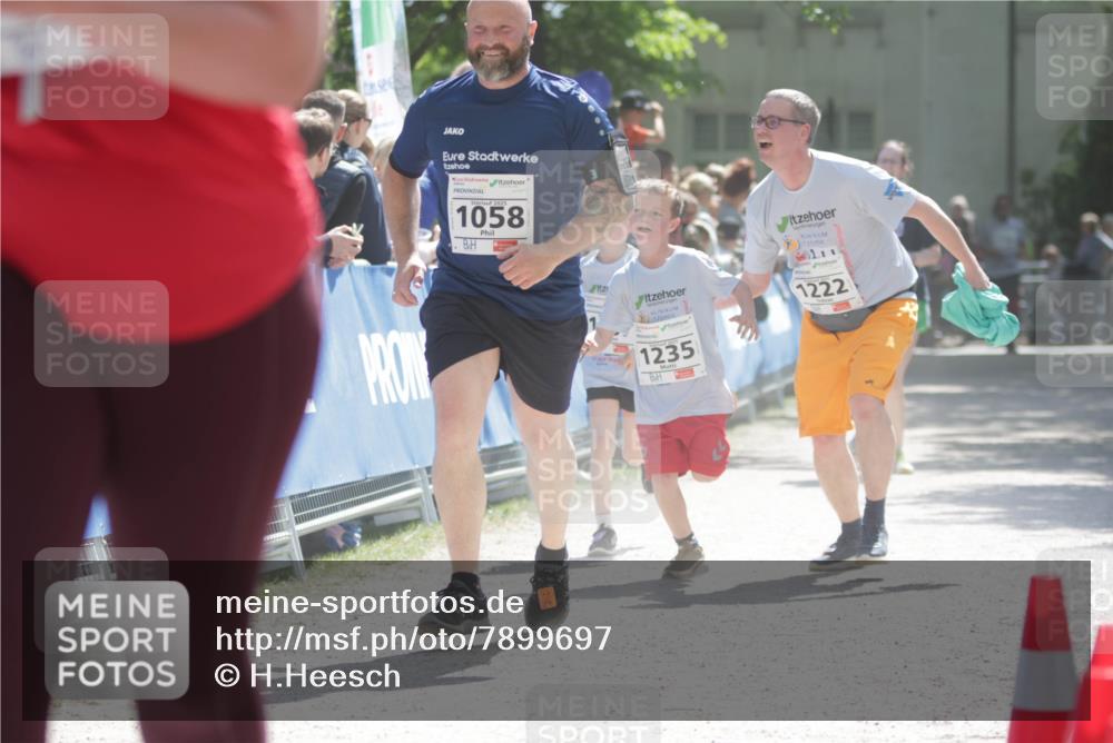 17.05.2025 - Störlauf H.Heesch http://msf.ph/oto/7899697 17.05.2025 14:47:41 Ziel 2025, 1058, 1235, 1222 meine-sportfotos.de