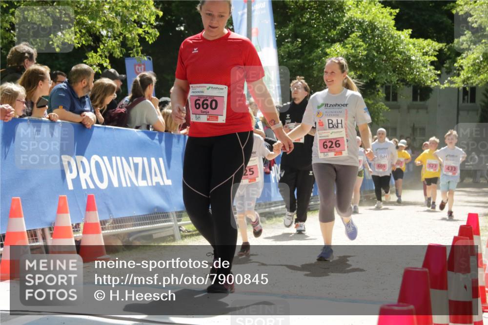 17.05.2025 - Störlauf H.Heesch http://msf.ph/oto/7900845 17.05.2025 14:00:34 Ziel 2025, 660, 25, 626, 609, 523, 433 meine-sportfotos.de
