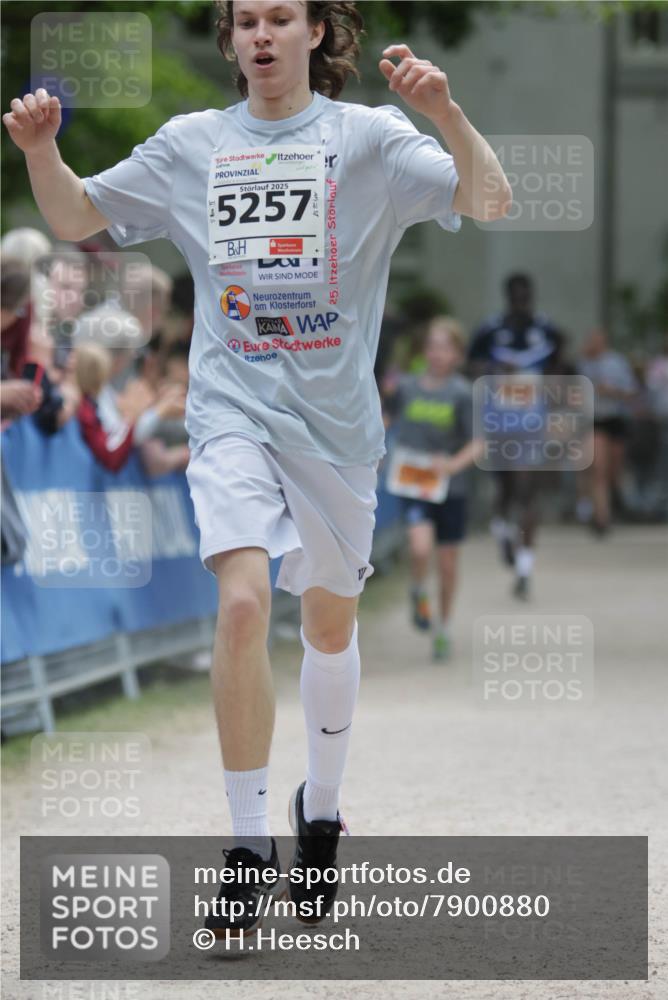 17.05.2025 - Störlauf H.Heesch http://msf.ph/oto/7900880 17.05.2025 15:24:05 Ziel 2025, 5257, 25 meine-sportfotos.de
