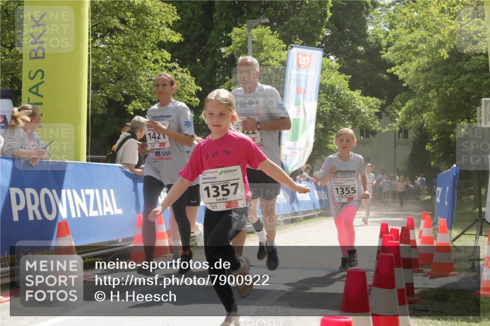 17.05.2025 - Störlauf H.Heesch http://msf.ph/oto/7900922 17.05.2025 14:52:14 Ziel 3, 10, 1421, 27, 2023, 2025, 1357, 96, 1355 meine-sportfotos.de