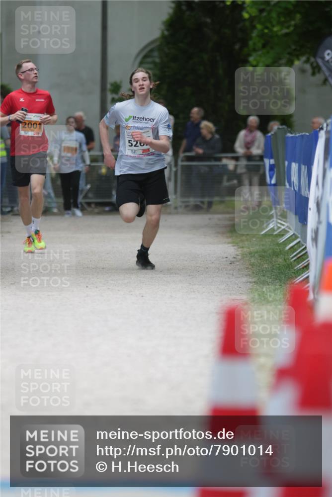 17.05.2025 - Störlauf H.Heesch http://msf.ph/oto/7901014 17.05.2025 15:24:37 Ziel 2001, 526, 9 meine-sportfotos.de