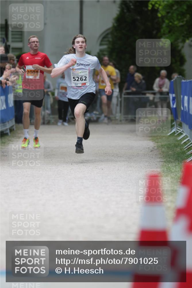 17.05.2025 - Störlauf H.Heesch http://msf.ph/oto/7901025 17.05.2025 15:24:37 Ziel 2001, 5262 meine-sportfotos.de