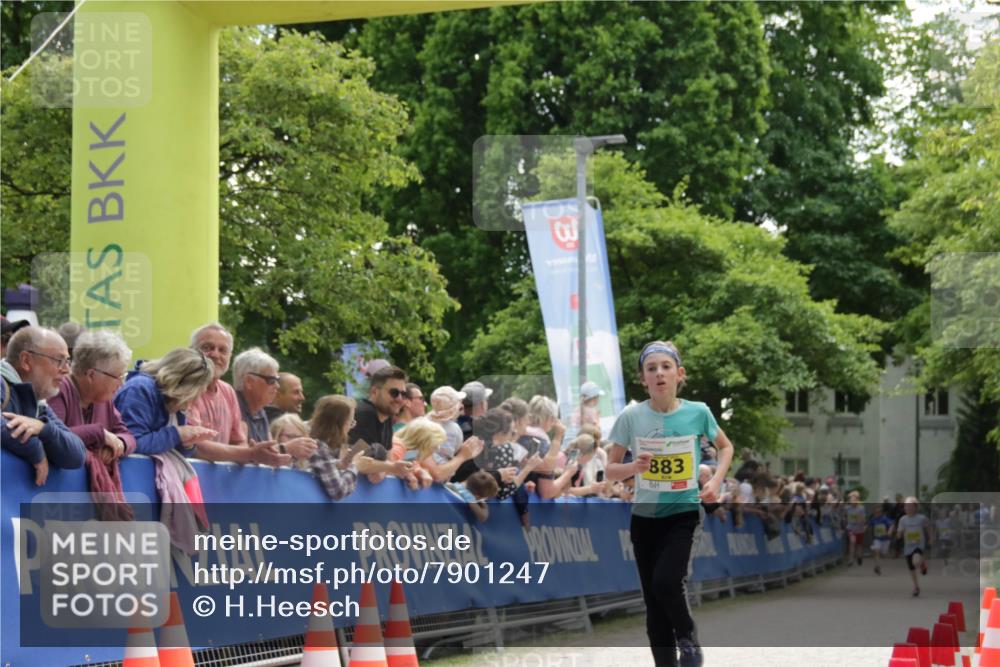 17.05.2025 - Störlauf H.Heesch http://msf.ph/oto/7901247 17.05.2025 14:09:59 Ziel 883 meine-sportfotos.de