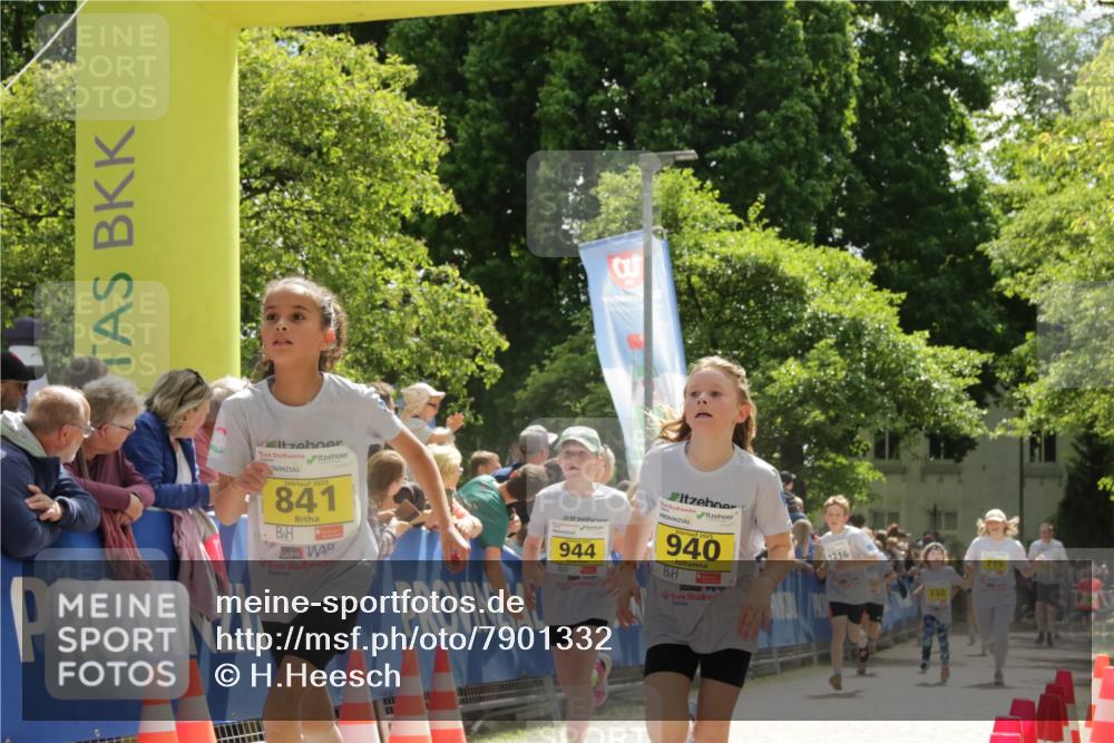 17.05.2025 - Störlauf H.Heesch http://msf.ph/oto/7901332 17.05.2025 14:12:00 Ziel 2025, 841, 944, 940, 7, 11, 1216, 740, 719 meine-sportfotos.de