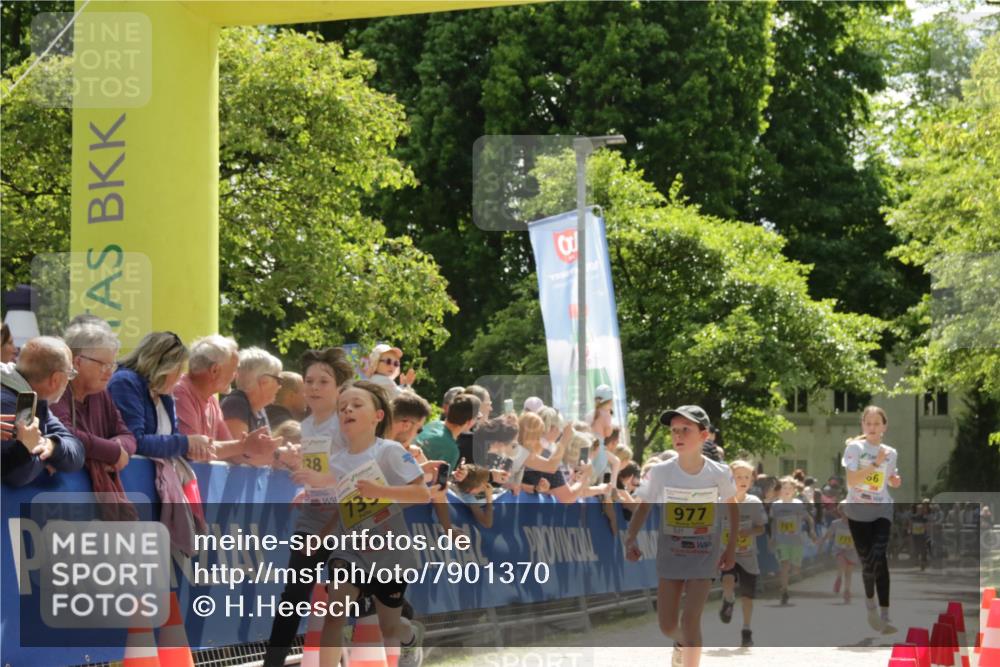 17.05.2025 - Störlauf H.Heesch http://msf.ph/oto/7901370 17.05.2025 14:12:26 Ziel 128, 735, 977, 06 meine-sportfotos.de