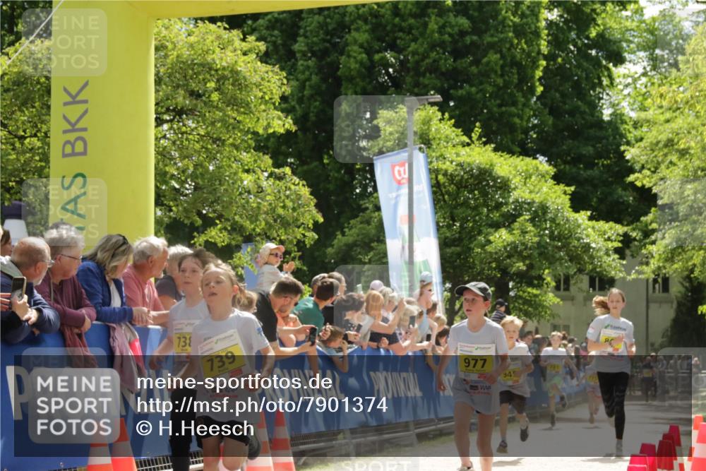 17.05.2025 - Störlauf H.Heesch http://msf.ph/oto/7901374 17.05.2025 14:12:26 Ziel 73, 739, 977, 94 meine-sportfotos.de