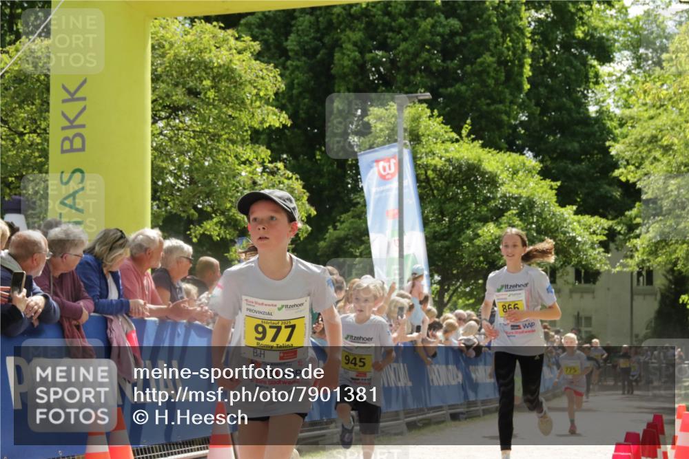 17.05.2025 - Störlauf H.Heesch http://msf.ph/oto/7901381 17.05.2025 14:12:27 Ziel 2025, 977, 2, 945, 866, 775 meine-sportfotos.de