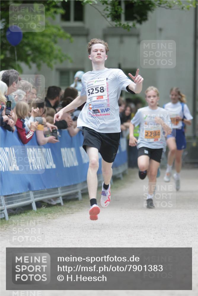 17.05.2025 - Störlauf H.Heesch http://msf.ph/oto/7901383 17.05.2025 15:25:37 Ziel 2025, 5258, 25, 2284 meine-sportfotos.de