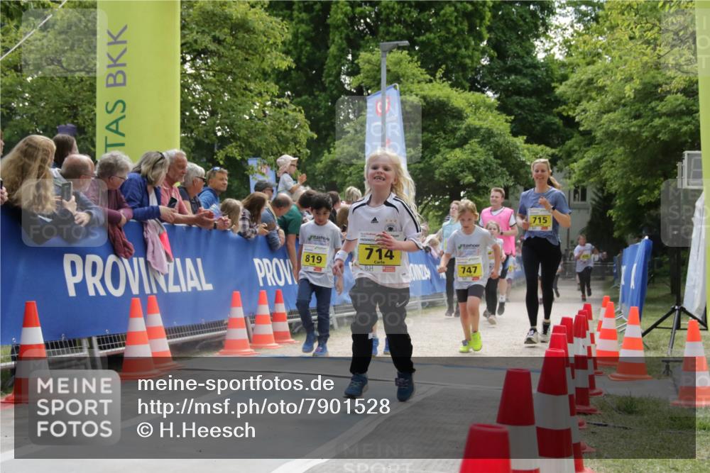 17.05.2025 - Störlauf H.Heesch http://msf.ph/oto/7901528 17.05.2025 14:13:16 Ziel 819, 714, 747, 715 meine-sportfotos.de