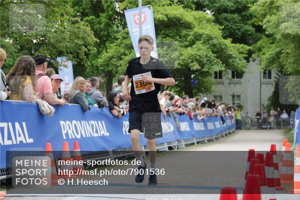 17.05.2025 - Störlauf H.Heesch http://msf.ph/oto/7901536 17.05.2025 15:21:41 Ziel 1998, 107, 2304 meine-sportfotos.de