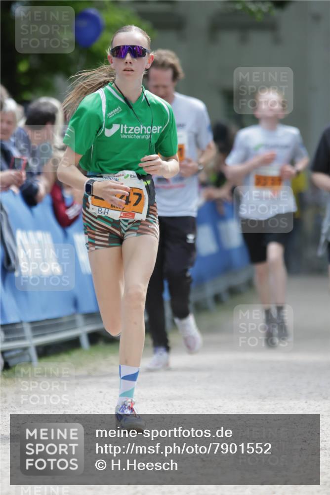 17.05.2025 - Störlauf H.Heesch http://msf.ph/oto/7901552 17.05.2025 15:26:26 Ziel 2002, 77 meine-sportfotos.de