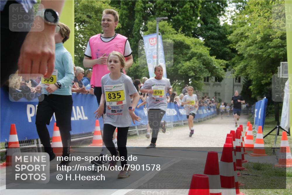 17.05.2025 - Störlauf H.Heesch http://msf.ph/oto/7901578 17.05.2025 14:13:20 Ziel 909, 3, 835, 898 meine-sportfotos.de