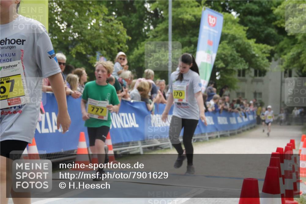 17.05.2025 - Störlauf H.Heesch http://msf.ph/oto/7901629 17.05.2025 14:13:48 Ziel 2025, 67, 2, 777, 870 meine-sportfotos.de