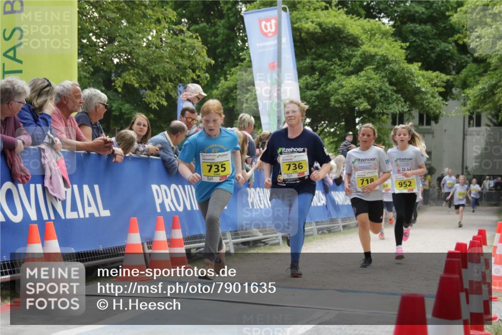 17.05.2025 - Störlauf H.Heesch http://msf.ph/oto/7901635 17.05.2025 14:14:04 Ziel 1998, 9, 77, 735, 736, 98, 952, 718 meine-sportfotos.de